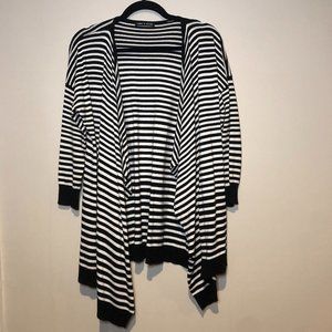 Black and white striped flowy cardigan women's size Large cable & gauge brand